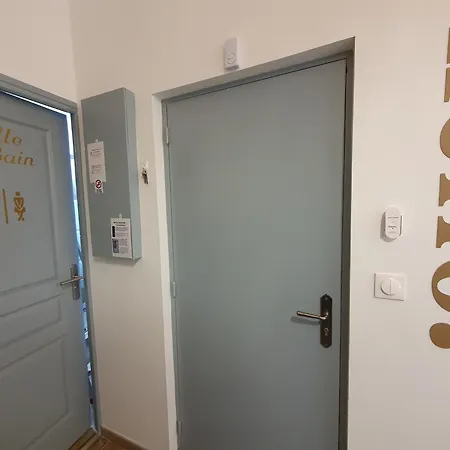 Rive Droite Apartment